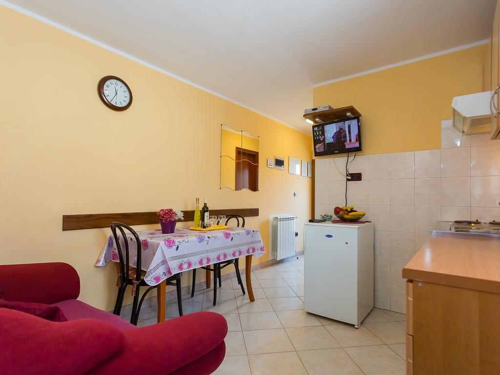 Apartments Davorka Пореч Экстерьер фото