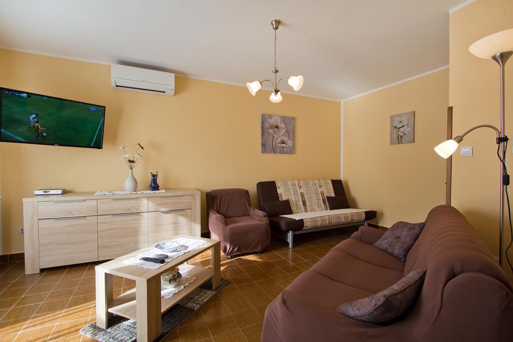 Apartments Davorka Пореч Экстерьер фото